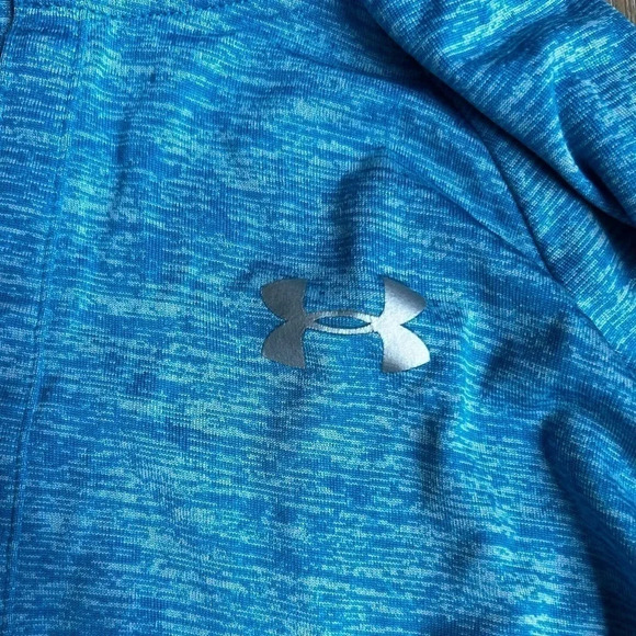 UNDER ARMOUR : hooded athletic shirt - Picture 2 of 4